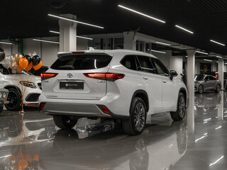 2025 Toyota Highlander IV (XU70), белый, 5230000 рублей, вид 5