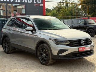 2021 Volkswagen Tiguan II Рестайлинг, серебристый, 2750000 рублей, вид 2