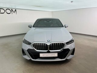 2025 BMW 5 серии 523d xDrive VIII (G60/G61/G68), серый, 9240000 рублей, вид 3