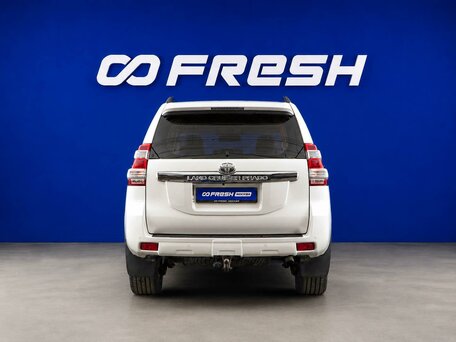 2014 Toyota Land Cruiser Prado 5-speed 150 Series Рестайлинг 1, белый, 3675077 рублей, вид 4