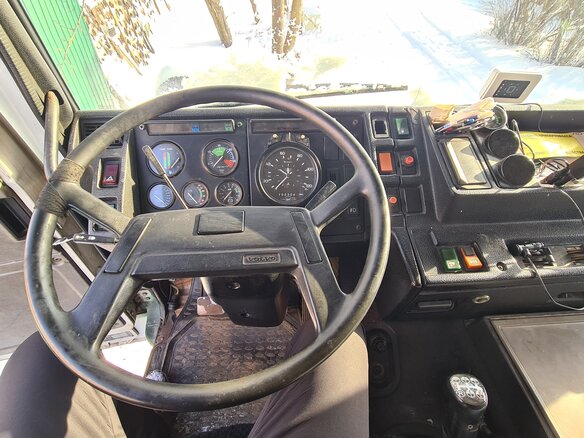 1990 Volvo F-Series, белый, 1150000 рублей - вид 22