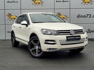 2011 Volkswagen Touareg II, белый, 2300000 рублей, вид 3