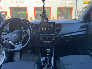 2021 Hyundai Solaris II Рестайлинг, белый, 1250000 рублей, вид 4