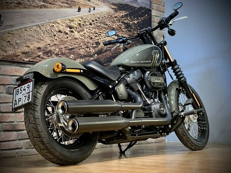 2021 Harley-Davidson Street Bob, зелёный, 1490000 рублей, вид 3