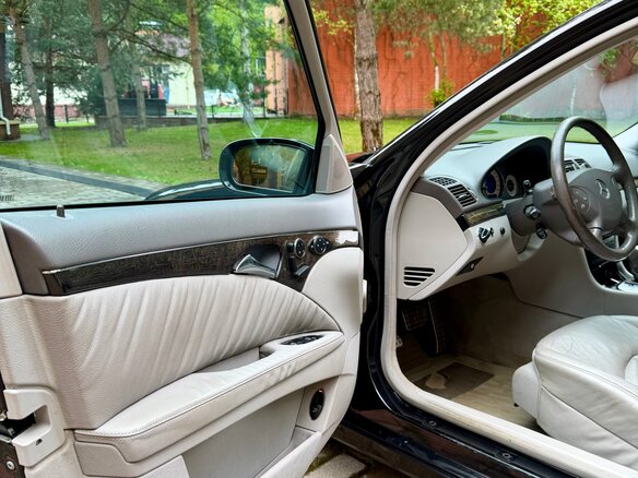 2004 Mercedes-Benz E-Класс 320 III (W211, S211), чёрный, 1400000 рублей - вид 16