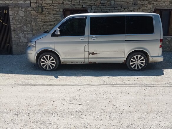 2005 Volkswagen Multivan T5, серый, 1100000 рублей - вид 4