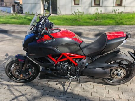 2012 Ducati Diavel Carbon, красный, 785000 рублей, вид 5