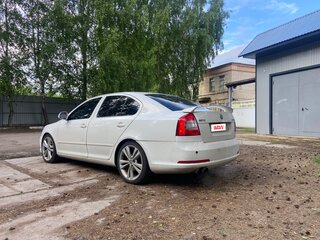 2010 Skoda Octavia RS II Рестайлинг, белый, 1080000 рублей, вид 5