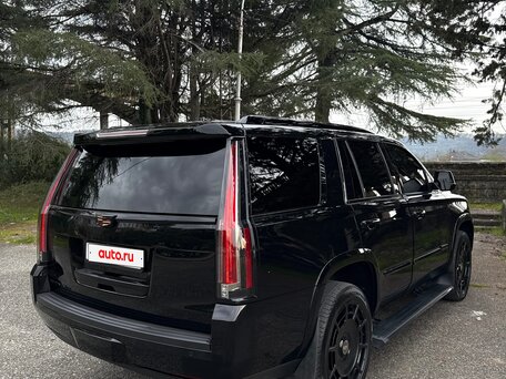 2016 Cadillac Escalade IV, чёрный, 4000000 рублей, вид 3