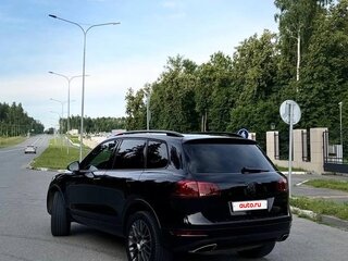 2014 Volkswagen Touareg II, чёрный, 2250000 рублей, вид 4
