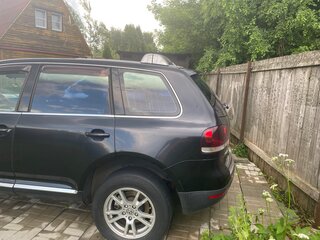 2008 Volkswagen Touareg I Рестайлинг, чёрный, 900000 рублей, вид 5