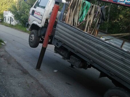 1990 Nissan Diesel Condor, белый, 950000 рублей, вид 2
