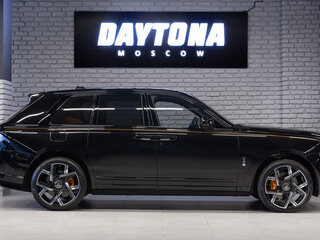 2026 Rolls-Royce Cullinan Black Badge I Рестайлинг (Series II), чёрный, 58500000 рублей, вид 4
