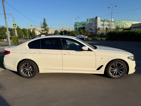2020 BMW 5 серии 520d xDrive VII (G30/G31/G38), белый, 3100000 рублей - вид 7