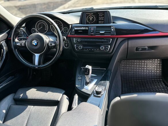 2013 BMW 3 серии 320i xDrive VI (F3x), белый, 1550000 рублей - вид 12