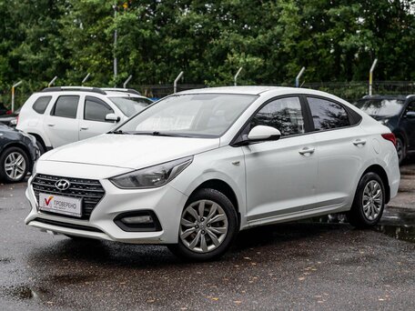 2017 Hyundai Solaris II, белый, 892000 рублей, вид 1