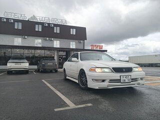 1997 Toyota Mark II VIII (X100), белый, 660000 рублей, вид 2
