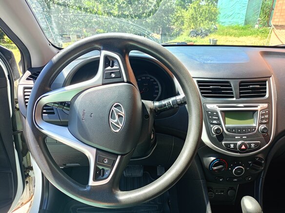 2012 Hyundai Solaris I, белый, 780000 рублей - вид 5