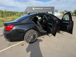 2011 BMW 7 серии 740d xDrive V (F01/F02/F04), чёрный, 2400000 рублей, вид 4