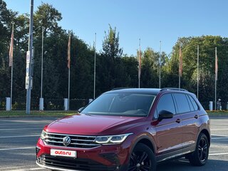 2021 Volkswagen Tiguan II Рестайлинг, красный, 3199000 рублей, вид 2