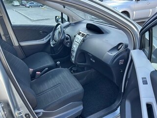 2006 Toyota Yaris Multimode II, серебристый, 845000 рублей, вид 4