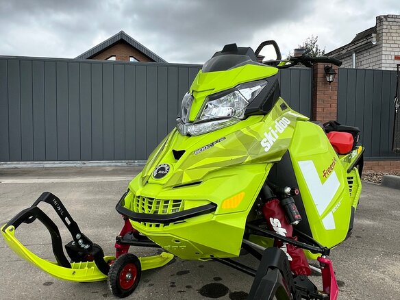 2015 BRP Ski-Doo Freeride, зелёный