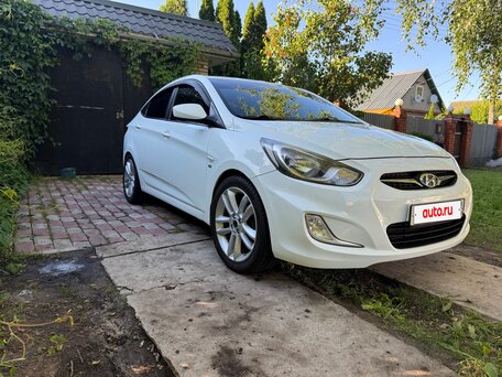 2012 Hyundai Solaris I, белый, 830000 рублей, вид 3