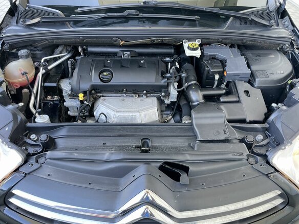 2011 Citroen C4 II, чёрный - вид 9