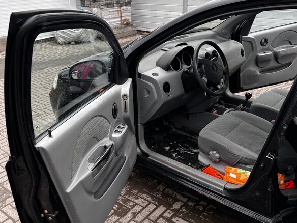 2004 Chevrolet Aveo I, чёрный, 195000 рублей - вид 13