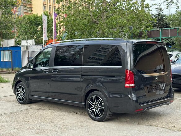 2021 Mercedes-Benz V-Класс Long 300 d длинный III (W447) Рестайлинг, серый, 7760000 рублей - вид 1