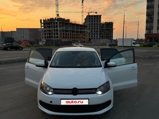 2014 Volkswagen Polo V, белый, 440000 рублей, вид 2
