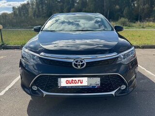 2017 Toyota Camry VII (XV50) Рестайлинг 2, серый, 2200000 рублей, вид 4