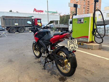 2016 Bajaj Pulsar NS 150, красный, 150000 рублей, вид 4