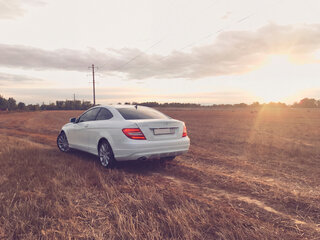 2011 Mercedes-Benz C-Класс 250 III (W204) Рестайлинг, белый, 1250000 рублей, вид 2