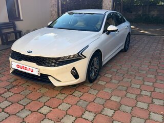 2021 Kia K5 III, белый, 2350000 рублей, вид 1