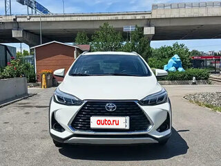2022 Toyota Yaris L X XP150 Рестайлинг, белый, 1140000 рублей, вид 3