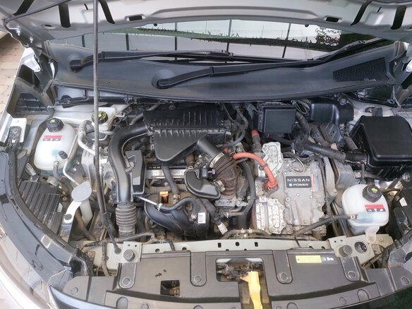 2021 Nissan Note e-Power III, серебристый, 1750000 рублей - вид 13
