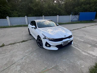 2021 Kia K5 III, жёлтый, 1699000 рублей, вид 1