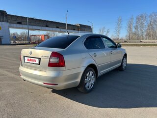 2011 Skoda Octavia DSG7 II (A5) Рестайлинг, серебристый, 730000 рублей, вид 4