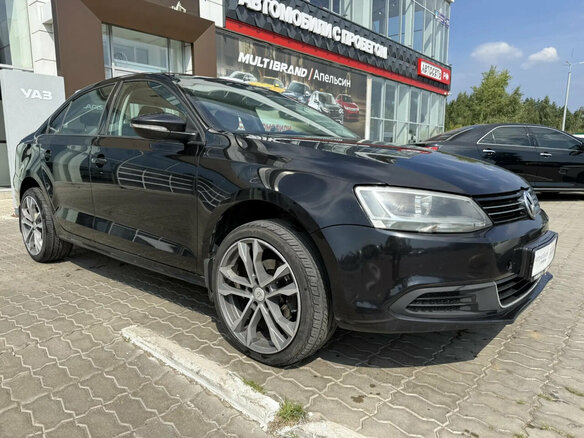 2013 Volkswagen Jetta VI, чёрный - вид 4