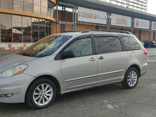 2009 Toyota Sienna II Рестайлинг, серебристый, 1200000 рублей, вид 2
