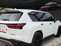 2022 Lexus LX 600 IV, белый, 13100000 рублей - вид 2