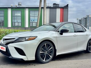2020 Toyota Camry US Market VIII (XV70), белый, 3000000 рублей, вид 4