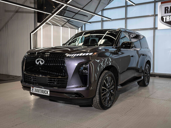 2026 Infiniti QX80 II, серый, 15953697 рублей - вид 4
