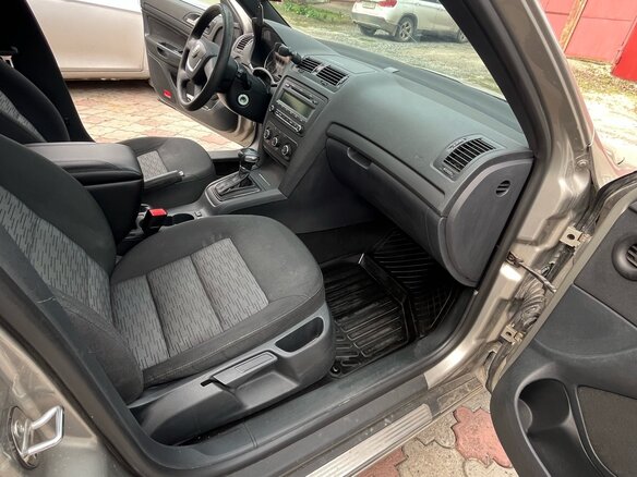 2011 Skoda Octavia II (A5) Рестайлинг, серый, 680000 рублей - вид 15
