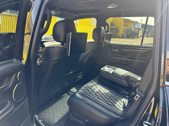 2017 Lexus LX 570 III Рестайлинг 2, чёрный, 13500000 рублей - вид 6