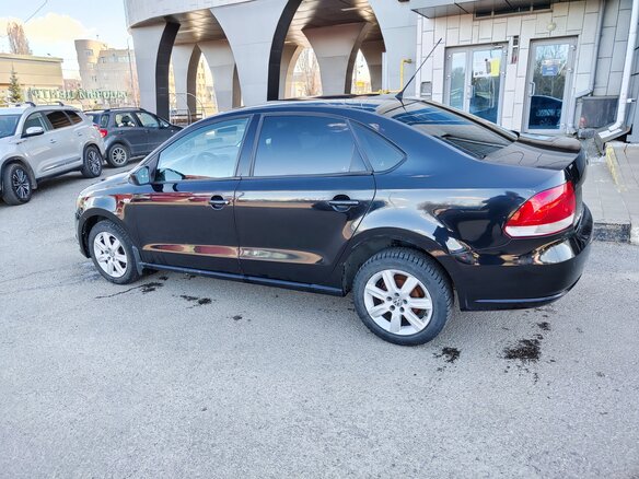 2012 Volkswagen Polo V, чёрный, 650000 рублей - вид 6