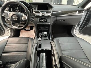 2014 Mercedes-Benz E-Класс AMG 63 AMG S IV (W212, S212) Рестайлинг, серебристый, 5000000 рублей, вид 3