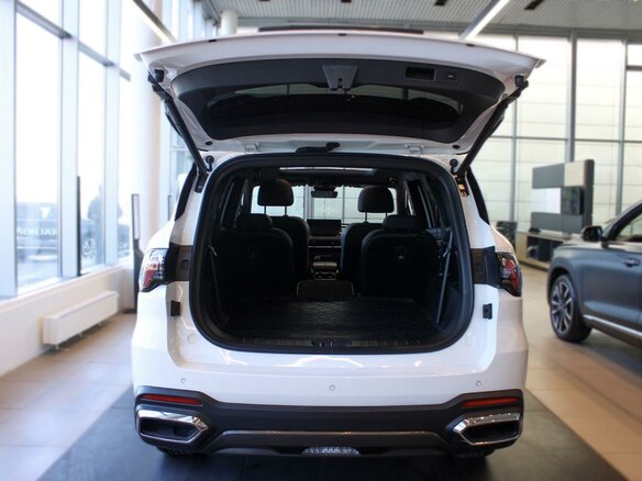 2026 Geely Okavango I Рестайлинг, белый - вид 24