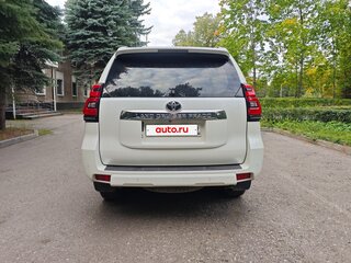 2017 Toyota Land Cruiser Prado 150 Series Рестайлинг 2, белый, 4650000 рублей, вид 4